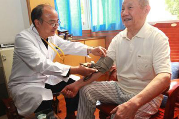 ����һ������ܶ���ϥ�ؽڵı�������